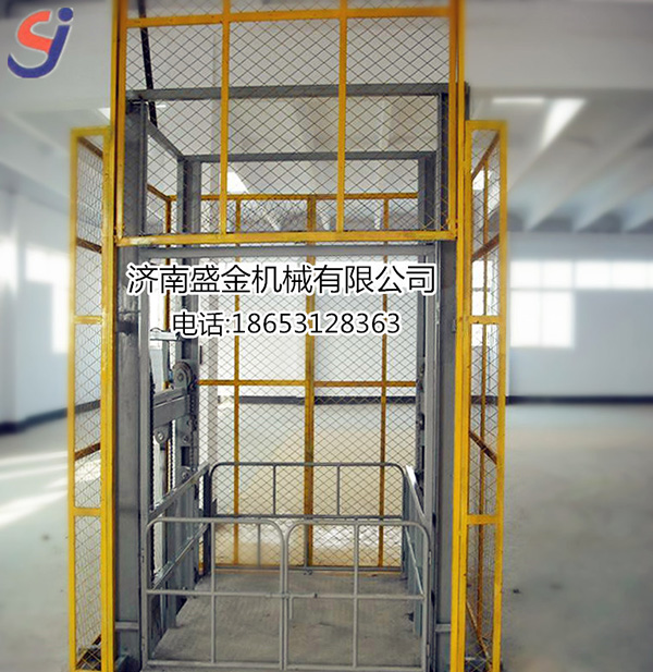 設(shè)計(jì)導(dǎo)軌式升降機(jī)地坑時(shí)要注意的問題 發(fā)布時(shí)間:2017-12-06 16:10:52 來源:濟(jì)南盛金升降平臺機(jī)械有限公司 點(diǎn)擊:50 設(shè)計(jì)導(dǎo)軌式升降機(jī)地坑時(shí)要注意的問題 導(dǎo)軌式(圖2) \